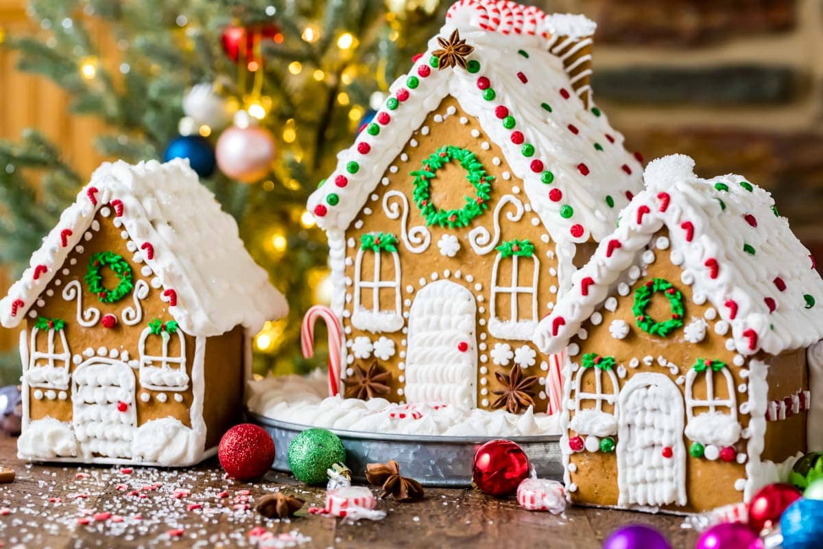 Group of decorated houses made from gingerbread.