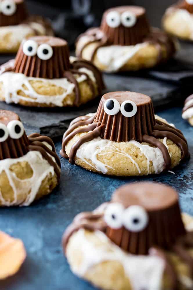 Halloween spider cookies